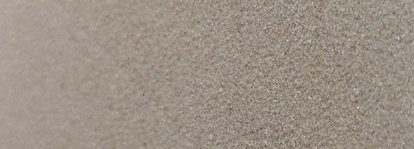 Microcement M heeft een fijne korrel en zorgt voor een subtiele structuur en een natuurlijke look.