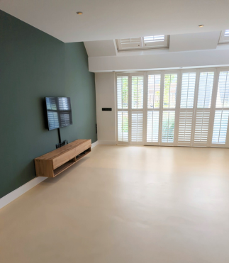 Vloer_na_microcement_Pure_Sand_zandkleur_Beige_2