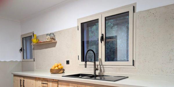 Keukenwand-na-microcement-terrazzo